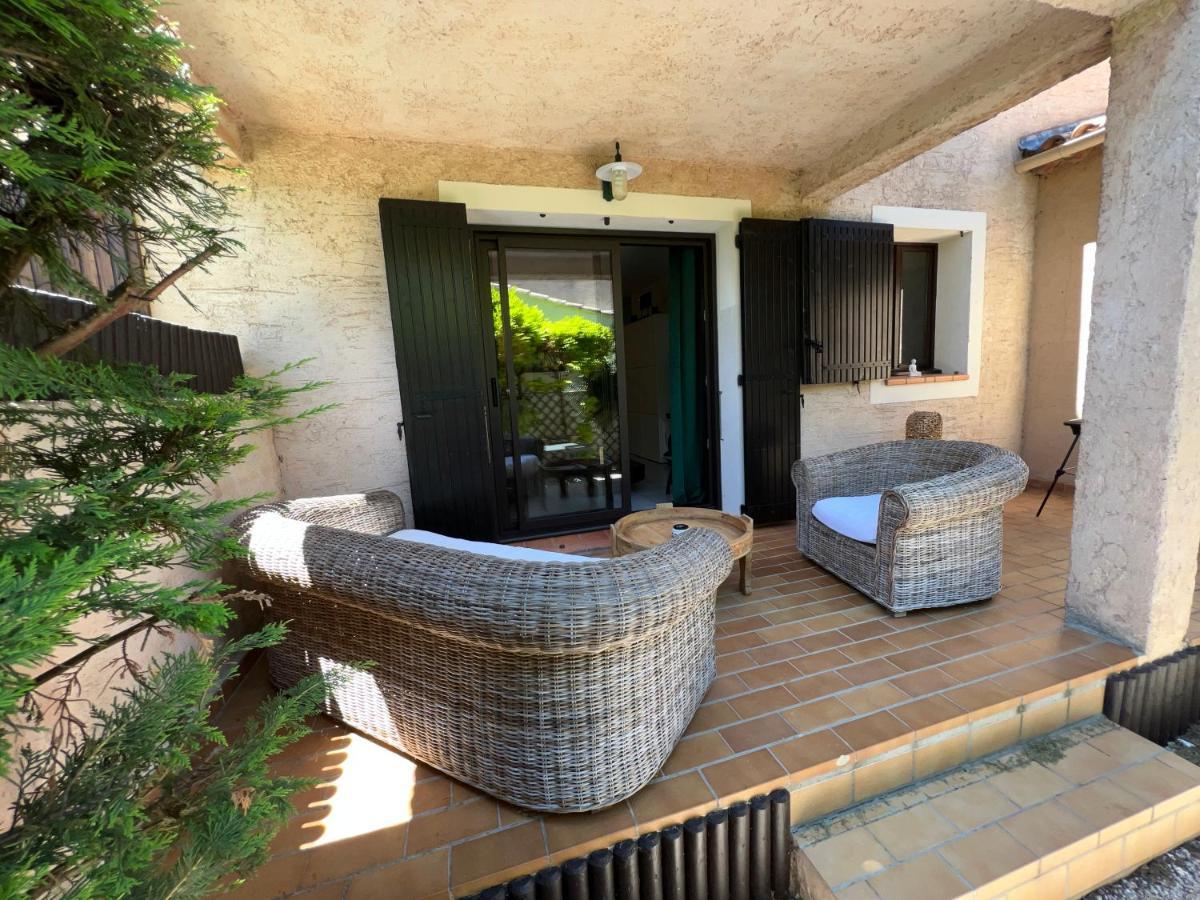 Cocoon'Isle - Jardinet- Jacuzzi L'Isle-sur-la-Sorgue Exterior photo