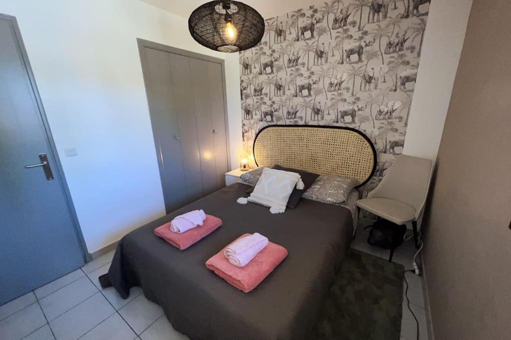 Cocoon'Isle - Jardinet- Jacuzzi L'Isle-sur-la-Sorgue Exterior photo